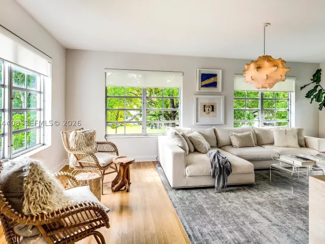 2-bedroom home for rent in Coral Gables - 2828 Segovia St Suite 1 - MondialRealty