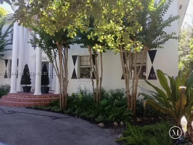 2-bedroom home for rent in Coral Gables - 2828 Segovia St Suite 1 - MondialRealty