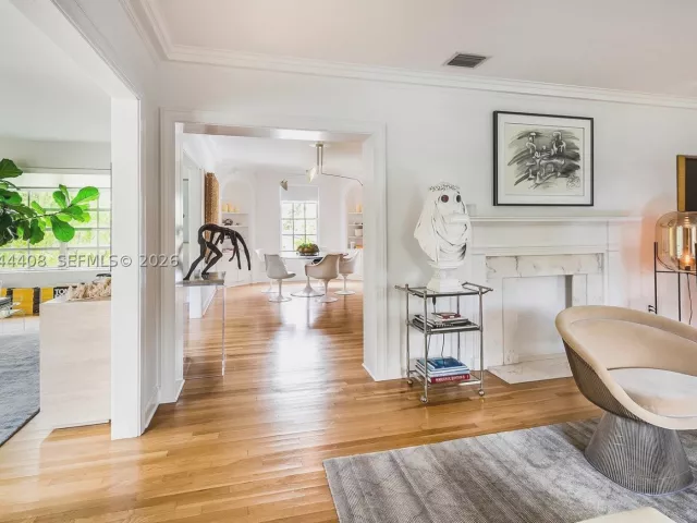 2-bedroom home for rent in Coral Gables - 2828 Segovia St Suite 1 - MondialRealty