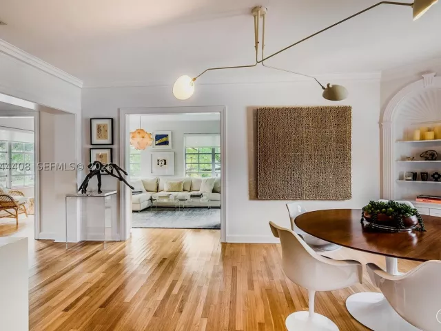 2-bedroom home for rent in Coral Gables - 2828 Segovia St Suite 1 - MondialRealty
