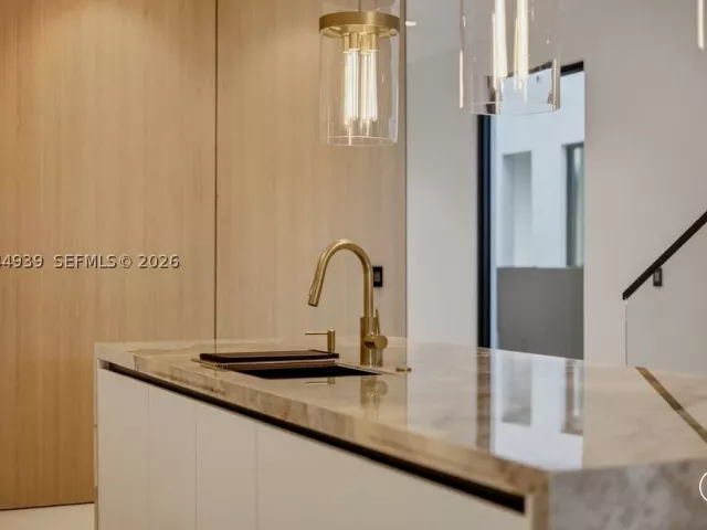 3-bedroom home for sale in Fort Lauderdale - 1332 NE 16th Ter - MondialRealty