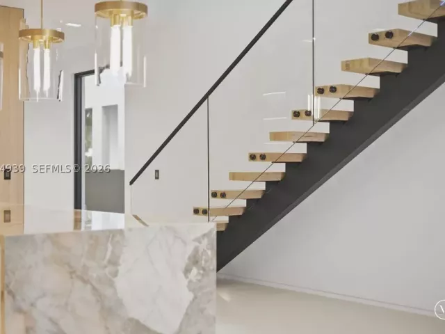 3-bedroom home for sale in Fort Lauderdale - 1332 NE 16th Ter - MondialRealty