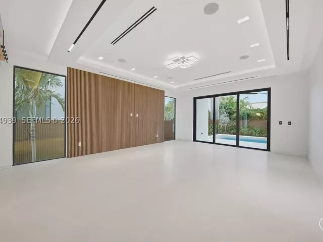 3-bedroom home for sale in Fort Lauderdale - 1332 NE 16th Ter - MondialRealty