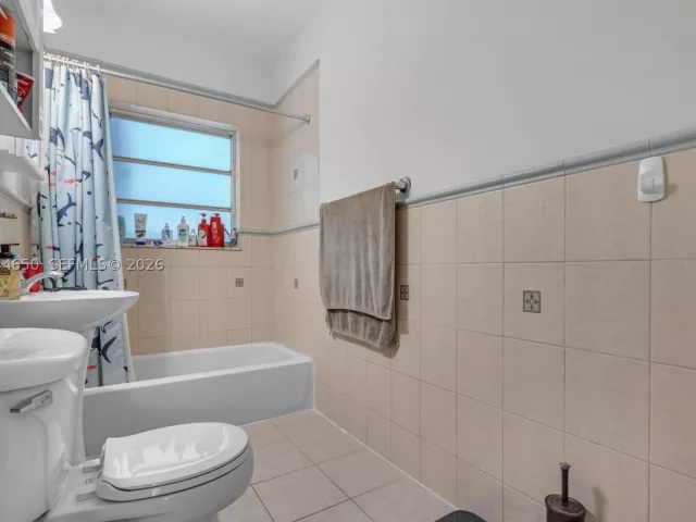 5-bedroom home for rent in Coral Gables - 1439 Miller Rd - MondialRealty