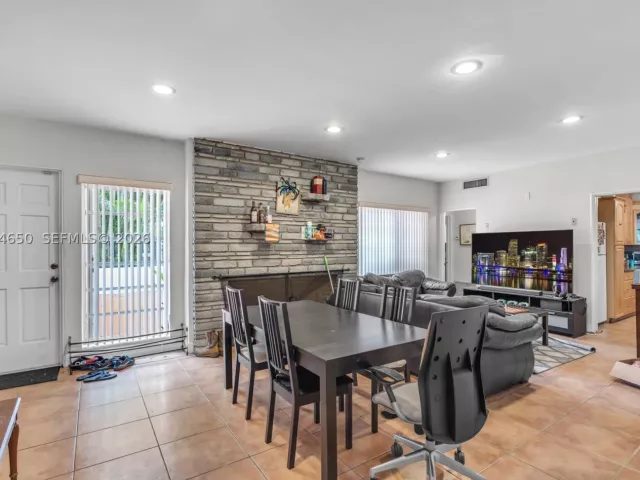 5-bedroom home for rent in Coral Gables - 1439 Miller Rd - MondialRealty