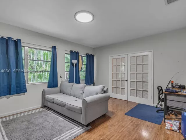 5-bedroom home for rent in Coral Gables - 1439 Miller Rd - MondialRealty