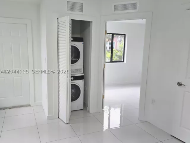 3-bedroom home for rent in Miami - 2771 NW 43rd Terrance 2771 - MondialRealty