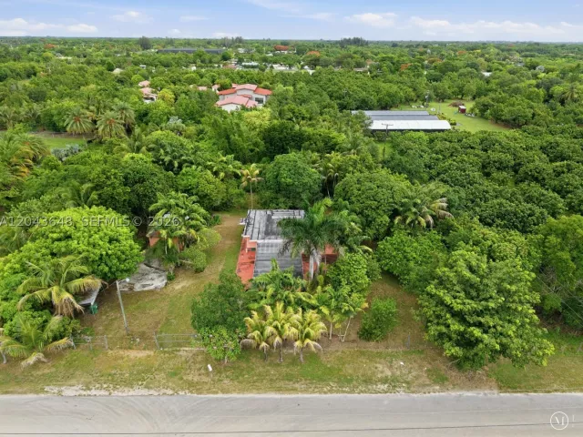 3-bedroom home for sale in Homestead - 15401 SW 240th St - MondialRealty