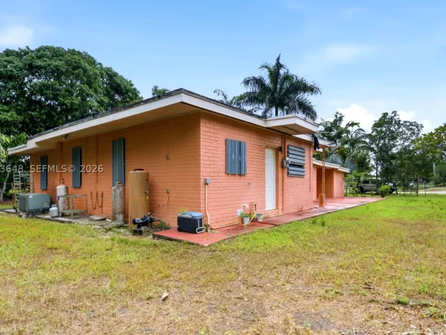 3-bedroom home for sale in Homestead - 15401 SW 240th St - MondialRealty