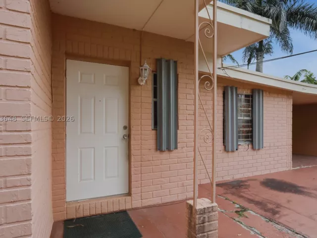 3-bedroom home for sale in Homestead - 15401 SW 240th St - MondialRealty