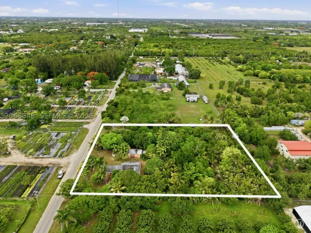 3-bedroom home for sale in Homestead - 15401 SW 240th St - MondialRealty