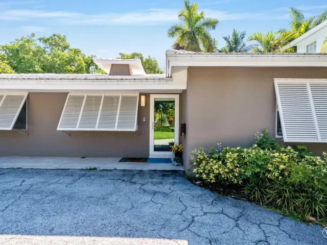 3-bedroom home for rent in Fort Lauderdale - 224 N Gordon Road - MondialRealty
