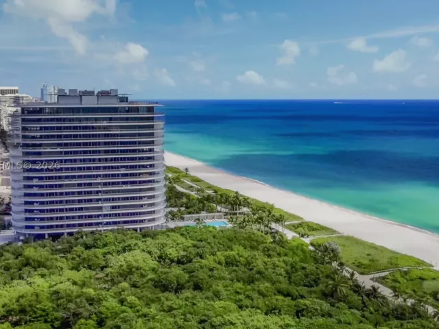 1-bedroom condo for sale in Miami Beach - 8701 Collins Ave 1103 - MondialRealty