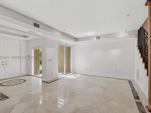 3-bedroom home for rent in Key Biscayne - 592 Fernwood Rd B - MondialRealty