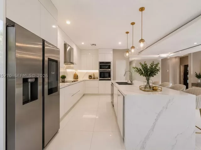 5-bedroom home for sale in Homestead - 11731 SW 234th St - MondialRealty
