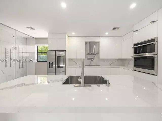 5-bedroom home for sale in Homestead - 11731 SW 234th St - MondialRealty