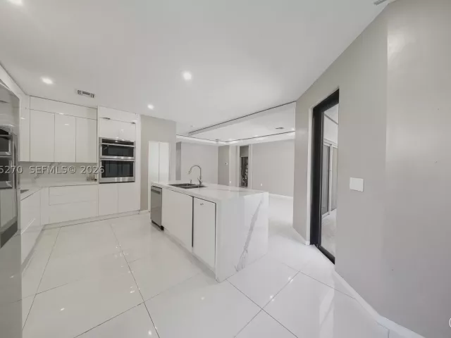 5-bedroom home for sale in Homestead - 11731 SW 234th St - MondialRealty