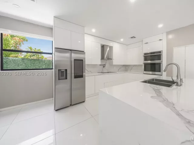 5-bedroom home for sale in Homestead - 11731 SW 234th St - MondialRealty