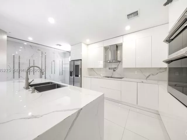 5-bedroom home for sale in Homestead - 11731 SW 234th St - MondialRealty