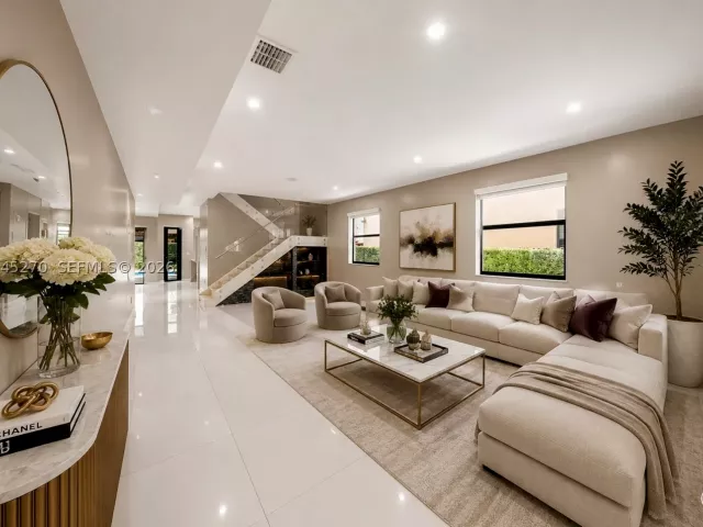 5-bedroom home for sale in Homestead - 11731 SW 234th St - MondialRealty