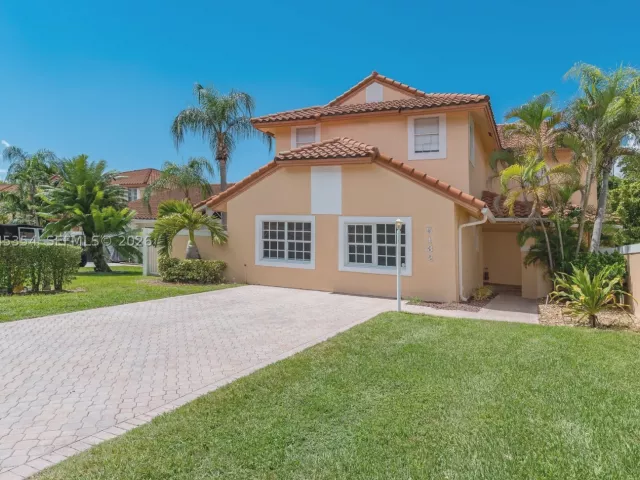 5-bedroom home for rent in Doral - 5132 NW 106th Ave 5132 - MondialRealty