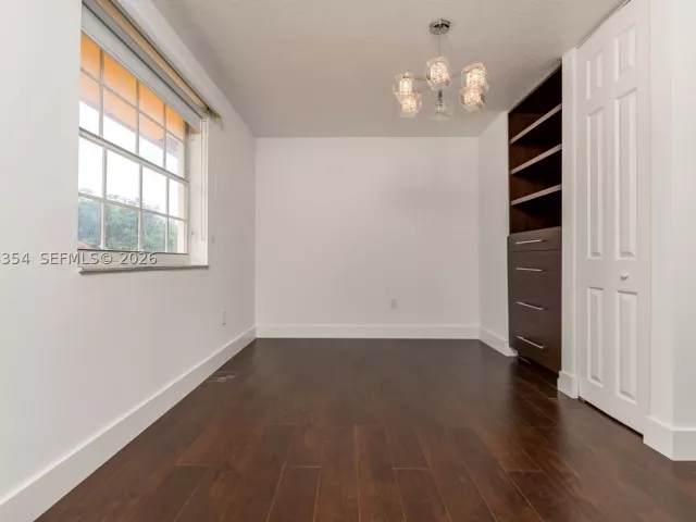 5-bedroom home for rent in Doral - 5132 NW 106th Ave 5132 - MondialRealty