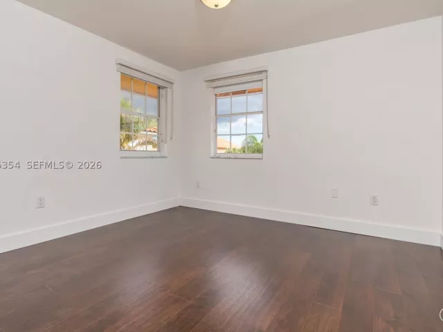 5-bedroom home for rent in Doral - 5132 NW 106th Ave 5132 - MondialRealty