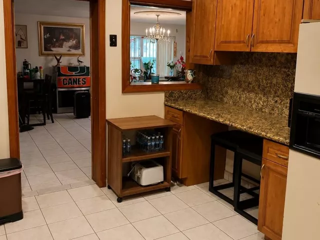 3-bedroom home for sale in Miami - 14620 E Polk Street - MondialRealty