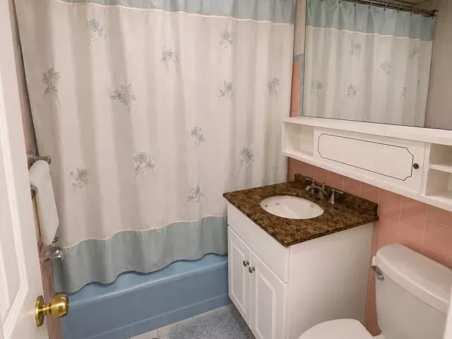 3-bedroom home for sale in Miami - 14620 E Polk Street - MondialRealty