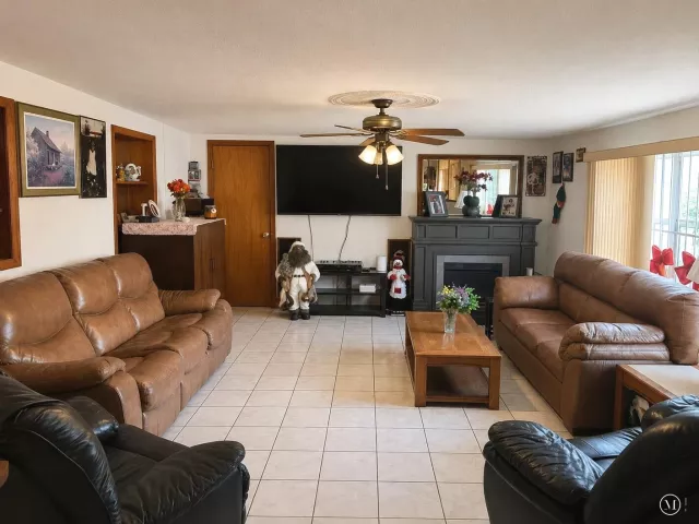 3-bedroom home for sale in Miami - 14620 E Polk Street - MondialRealty