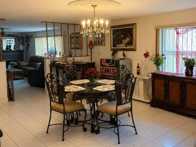 3-bedroom home for sale in Miami - 14620 E Polk Street - MondialRealty