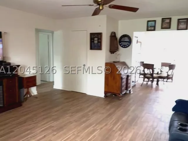 3-bedroom home for sale in Hollywood - 6145 Hayes St - MondialRealty
