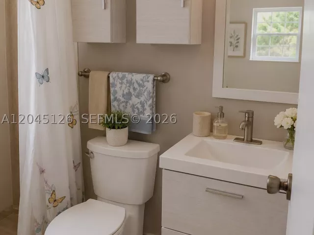 3-bedroom home for sale in Hollywood - 6145 Hayes St - MondialRealty