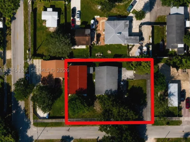 3-bedroom home for sale in Hollywood - 6145 Hayes St - MondialRealty