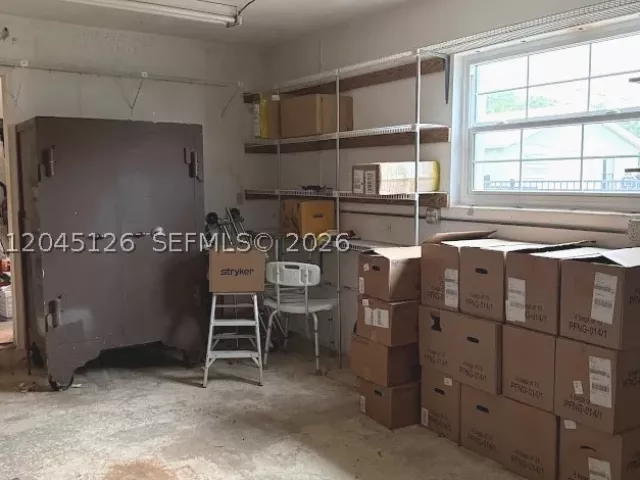3-bedroom home for sale in Hollywood - 6145 Hayes St - MondialRealty