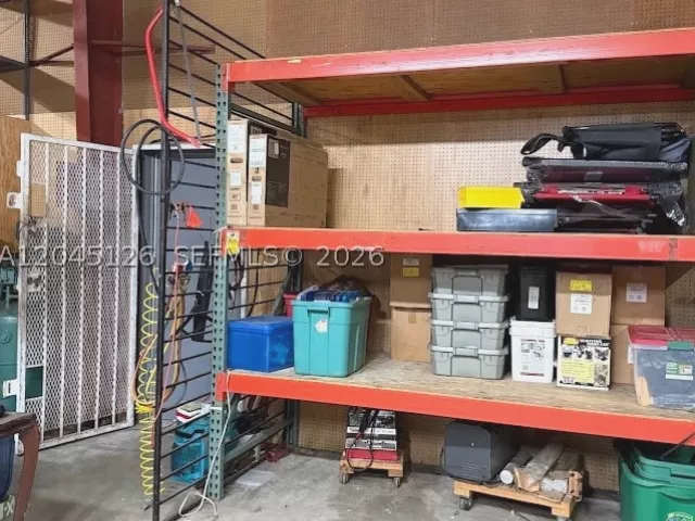 3-bedroom home for sale in Hollywood - 6145 Hayes St - MondialRealty