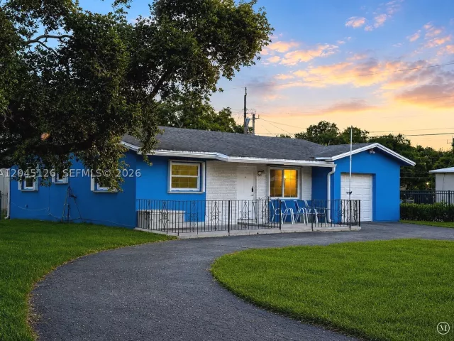 3-bedroom home for sale in Hollywood - 6145 Hayes St - MondialRealty