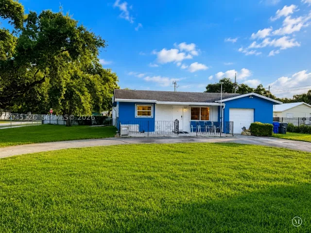 3-bedroom home for sale in Hollywood - 6145 Hayes St - MondialRealty