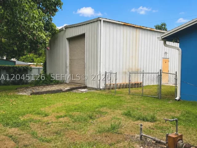 3-bedroom home for sale in Hollywood - 6145 Hayes St - MondialRealty
