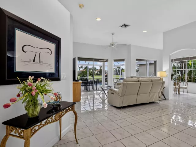 3-bedroom home for sale in West Palm Beach - 8387 Quail Meadow Way - MondialRealty