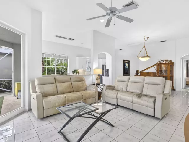3-bedroom home for sale in West Palm Beach - 8387 Quail Meadow Way - MondialRealty