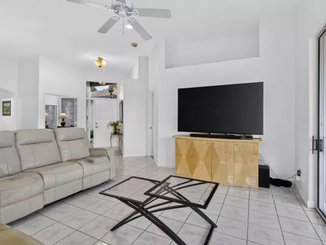 3-bedroom home for sale in West Palm Beach - 8387 Quail Meadow Way - MondialRealty