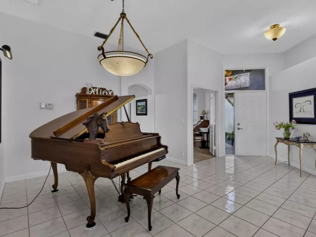 3-bedroom home for sale in West Palm Beach - 8387 Quail Meadow Way - MondialRealty