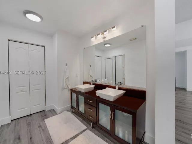 4-bedroom home for sale in Miami - 16546 SW 103rd Ln - MondialRealty
