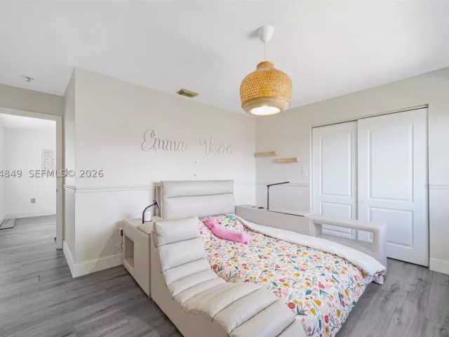 4-bedroom home for sale in Miami - 16546 SW 103rd Ln - MondialRealty