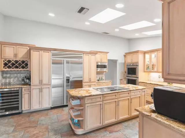 6-bedroom home for sale in Boca Raton - 22829 Horse Shoe Way - MondialRealty