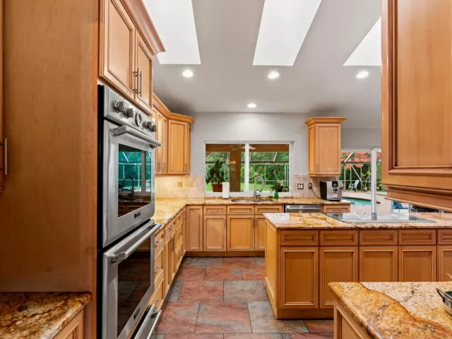 6-bedroom home for sale in Boca Raton - 22829 Horse Shoe Way - MondialRealty