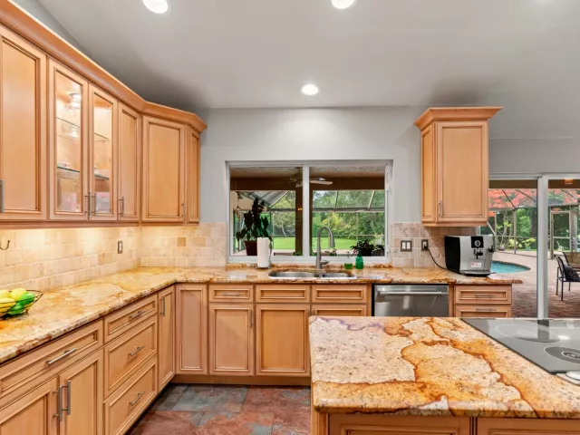 6-bedroom home for sale in Boca Raton - 22829 Horse Shoe Way - MondialRealty