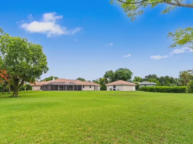 6-bedroom home for sale in Boca Raton - 22829 Horse Shoe Way - MondialRealty