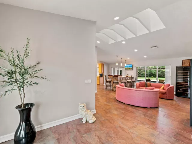 6-bedroom home for sale in Boca Raton - 22829 Horse Shoe Way - MondialRealty